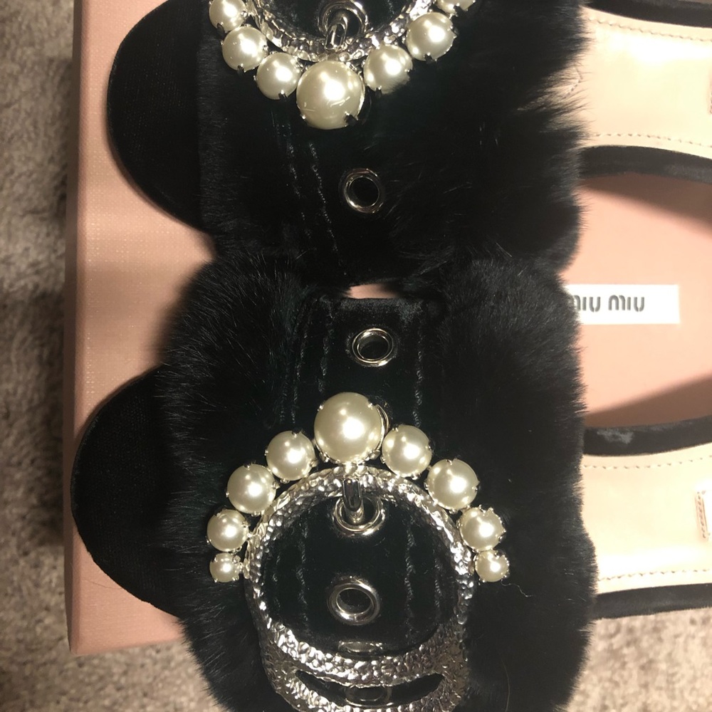 Miu Miu 45mm black pearl buckle fur slides sz 38 - Picture 2 of 6